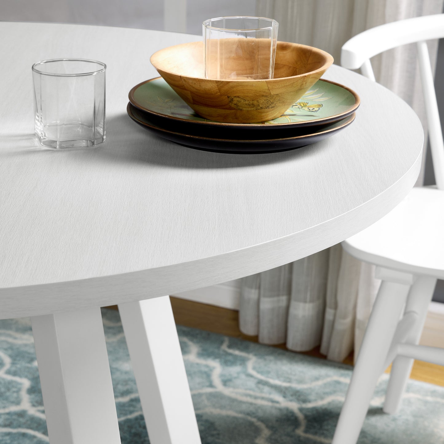 Justo Contemporary Round Dining Table